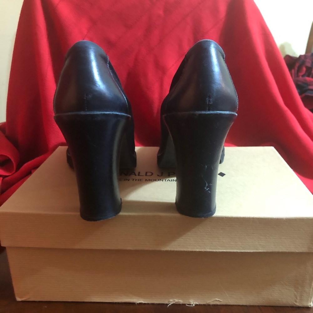 Women’s Donald J Pliner - Picture 2 of 5